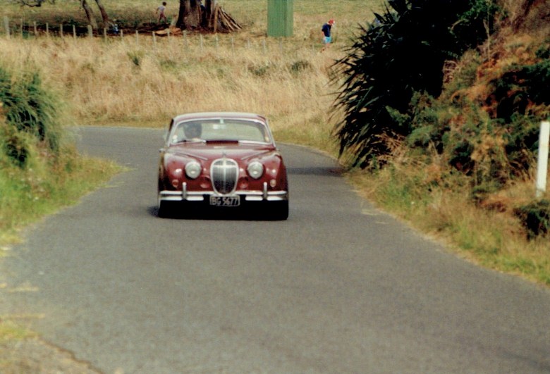 Name:  AHCCNZ Otaua Hill Climb 1985 - 88 #29 Mark 11 Jaguar  #1 CCI04122015 (780x531).jpg
Views: 2951
Size:  119.5 KB