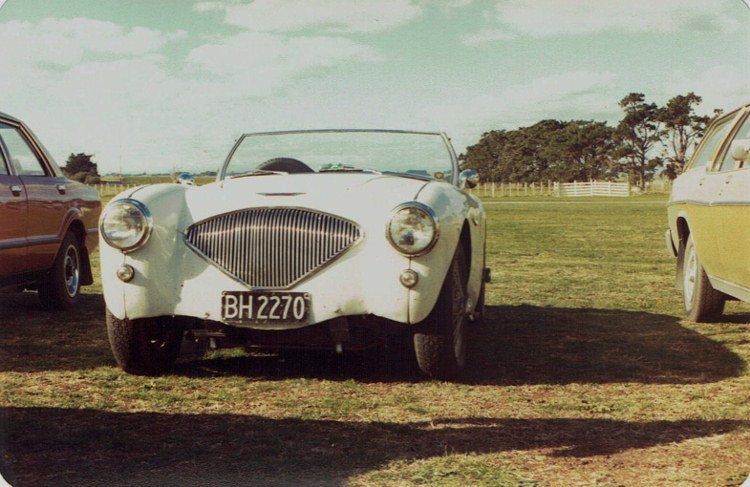 Name:  Ohakea Reunion 1982 #24 Healey 100 Chris White CCI01012016_0005 (750x487).jpg
Views: 2252
Size:  115.1 KB