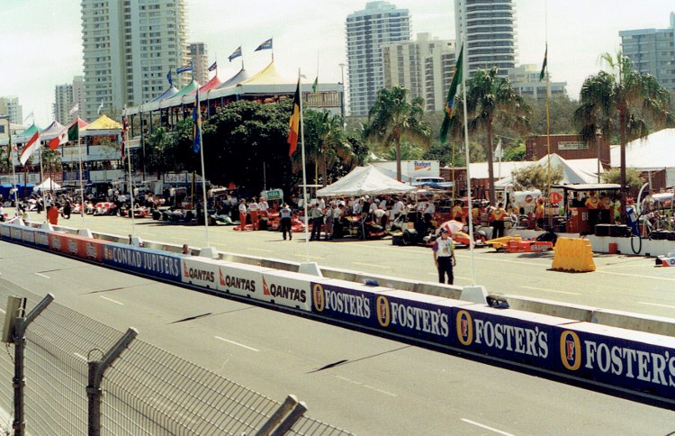 Name:  Gold Coast Indy 1997 #4 Indy cars the pits 3 CCI17012016_0004 (750x484).jpg
Views: 852
Size:  157.5 KB
