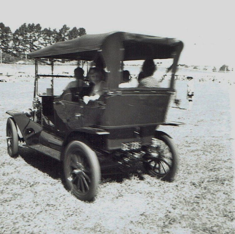 Name:  Vintage Rally 1968 Western Spings #3 1915 Model T Ford CCI19012016_0004 (750x749).jpg
Views: 5836
Size:  148.2 KB