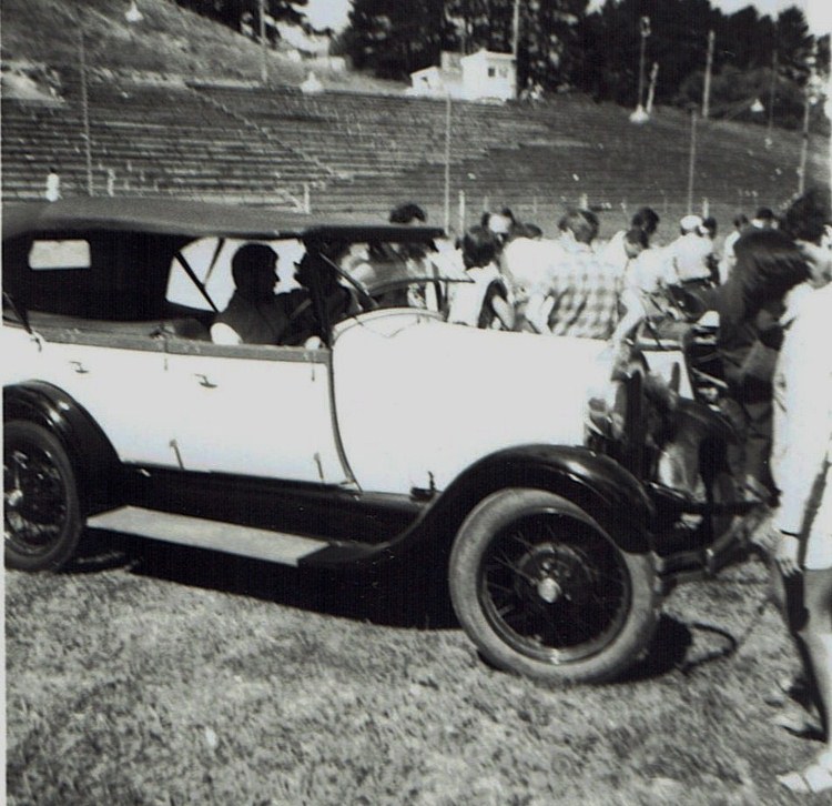 Name:  Vintage Rally 1968 Western Spings #4 Model A FordCCI19012016_0005 (750x726).jpg
Views: 5411
Size:  158.7 KB