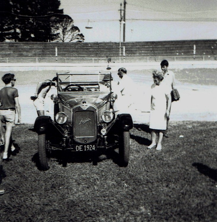 Name:  Vintage Rally 1968 Western Spings #17 1924 Austin 12 CCI23012016_0004 (731x750).jpg
Views: 3980
Size:  167.5 KB