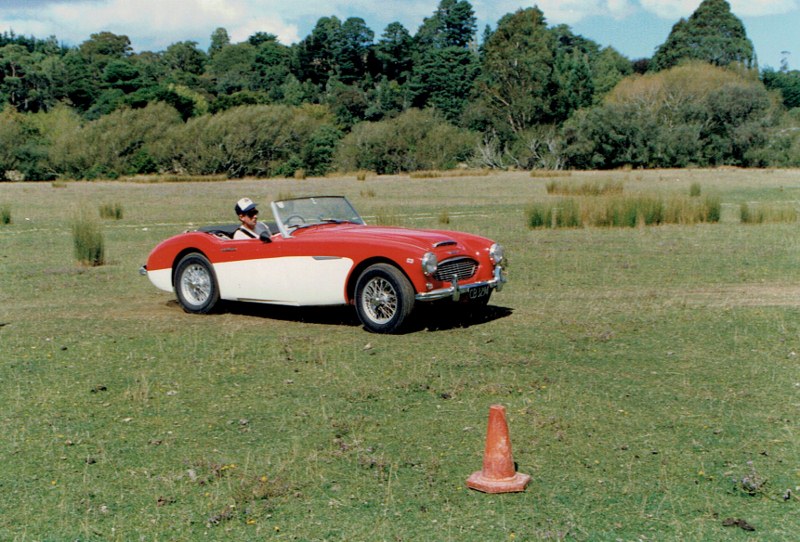 Name:  AHCCNZ events #18 1989 Masterton Rally The Gymkhana  Roger Dowding in Barry Moon's 3000 CCI24022.jpg
Views: 747
Size:  164.8 KB