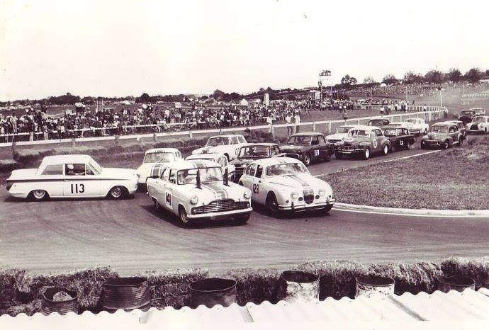 Name:  Pukekohe Saloon Car race the start 1965 GP #1, 12743602_10204355932098267_4350594528761649736_n.jpg
Views: 1974
Size:  59.8 KB