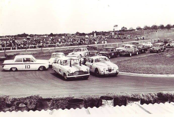 Name:  Pukekohe Saloon Car race the start 1965 GP #1, 12743602_10204355932098267_4350594528761649736_n.jpg
Views: 1701
Size:  59.8 KB