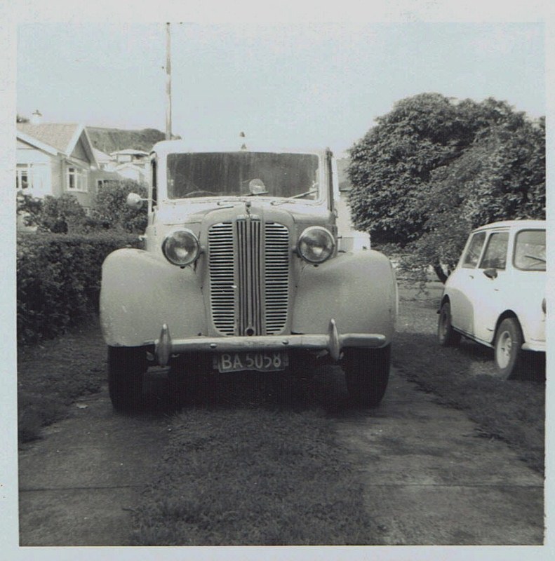 Name:  Cars by Roger Dowding #13 1950 Austin FL1 Hire Car Mt Albert 5 May 1973 2 CCI04022016_0008 (791x.jpg
Views: 1430
Size:  149.9 KB