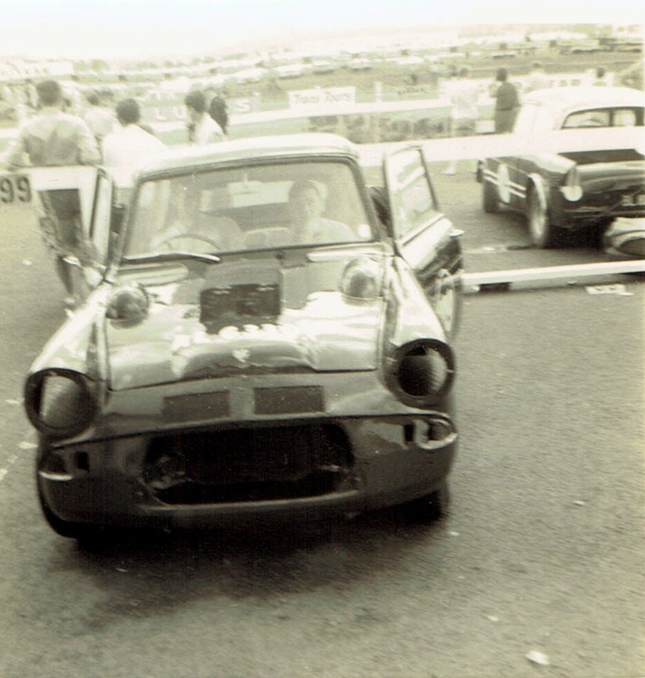 Name:  Pukekohe Jan 1968 #1, Anglia Oldsmobile - Neil Doyle v2, CCI13102015_0004 (2).jpg
Views: 1976
Size:  181.1 KB