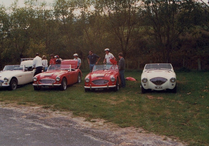Name:  AHCCNZ events #123 1987 Rotorua Rally Nelligan Cammick Osborne and White Healey's l to r CCI1305.jpg
Views: 1160
Size:  165.7 KB