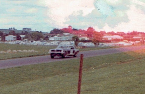 Name:  Pukekohe 1965 Gold Leaf 3 hour Fleetwood Mustang #2, v2, CCI12102015 (2) (591x383).jpg
Views: 1652
Size:  67.1 KB