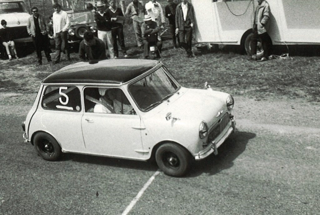 Name:  Mini at Hillclimb start.jpg
Views: 705
Size:  155.5 KB