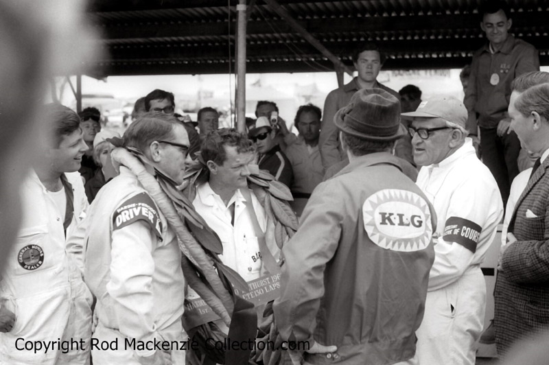 Name:  1968 BATHURST 500 The Winners Scan-121104-0103.jpg
Views: 862
Size:  113.0 KB