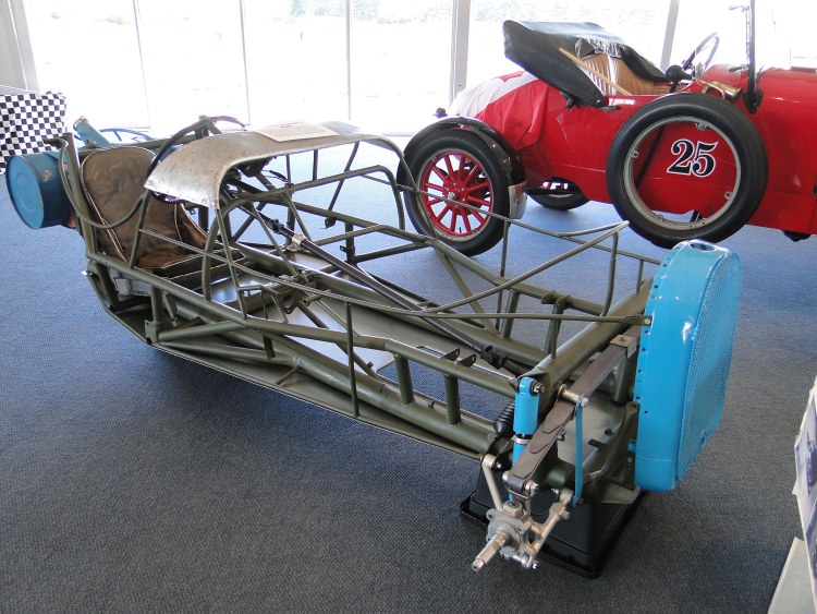 Name:  Roycroft RJR-2014 Ross Cammick  (750x563).jpg
Views: 1342
Size:  159.7 KB