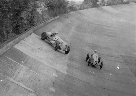 Name:  Kay Petre incident at Brooklands.jpg
Views: 2807
Size:  83.0 KB