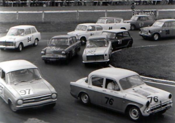 Name:  Pukekohe 64-65 Saloons smaller ones - Chris Burles.jpg
Views: 1554
Size:  32.7 KB