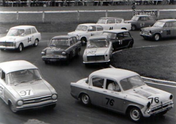 Name:  Pukekohe 64-65 Saloons smaller ones - Chris Burles.jpg
Views: 1364
Size:  32.7 KB