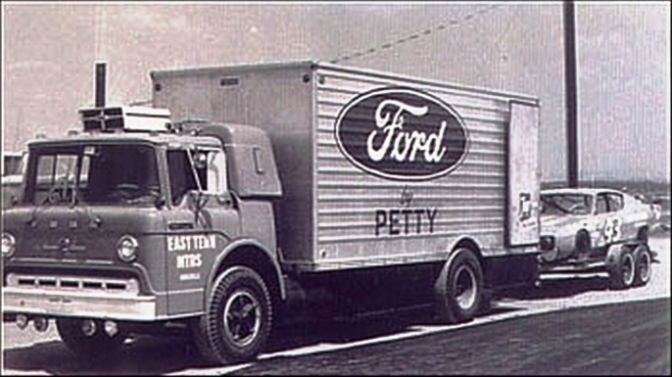 Name:  Petty_ford-hauler_D-T-1.jpg
Views: 1450
Size:  173.3 KB