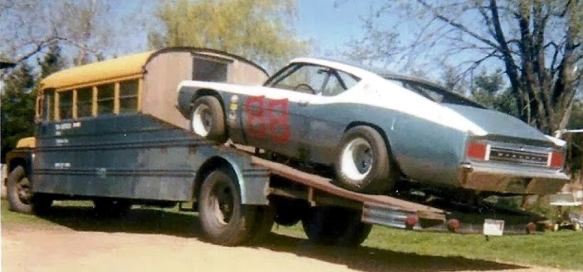 Name:  Bus hauler. US style..jpg
Views: 1551
Size:  146.8 KB