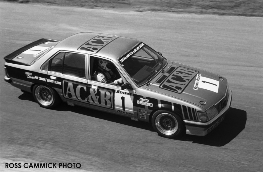 Name:  Hulme-Gold-Commodore-Puke-8 (Custom).jpg
Views: 3568
Size:  126.4 KB