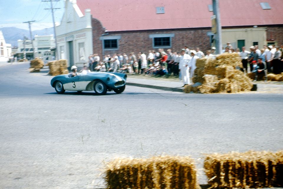 Name:  Bucklers in NZ #51 Fred Mclean MK10 Waimate Allan Dick CAN pic BC&K page.jpg
Views: 1993
Size:  102.6 KB