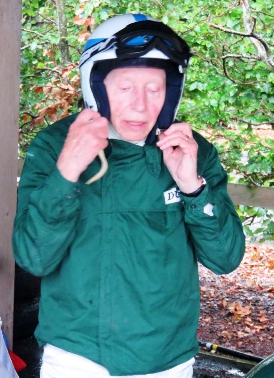 Name:  216_0910_330 John Surtees.JPG
Views: 686
Size:  137.7 KB