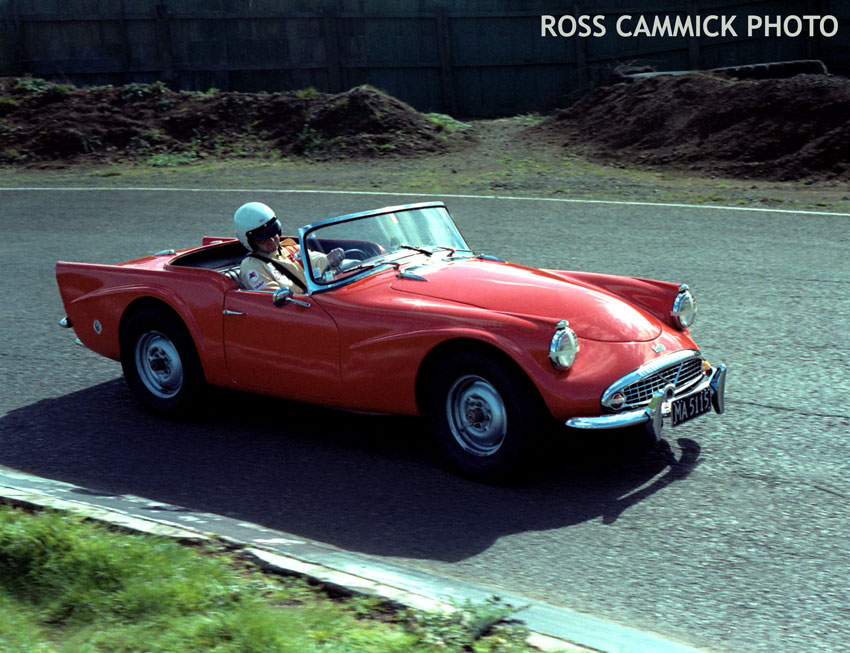 Name:  Daimler-SP250-Puke-87.jpg
Views: 1984
Size:  143.9 KB