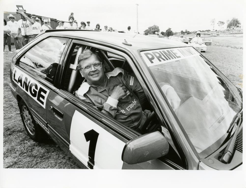 Name:  David_Lange_in_car.jpg
Views: 1127
Size:  115.4 KB