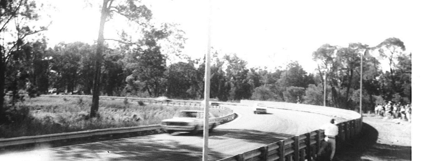 Name:  Warwick Farm. Esses. 1970. # 5  jpg.jpg
Views: 1057
Size:  180.9 KB
