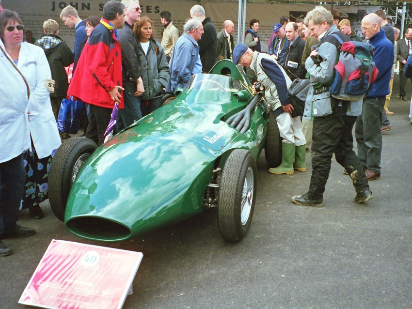 Name:  200_0916_425 Vanwall.jpg
Views: 772
Size:  174.6 KB