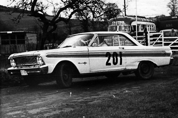 Name:  Graham Hill RAC Rallye 1964b.jpg
Views: 1190
Size:  120.7 KB