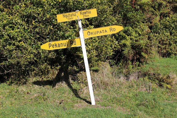 Name:  Bardahl series #3 Pekanui Rd top end sign v3 IMG_0708 (800x533) (600x400).jpg
Views: 1121
Size:  168.5 KB
