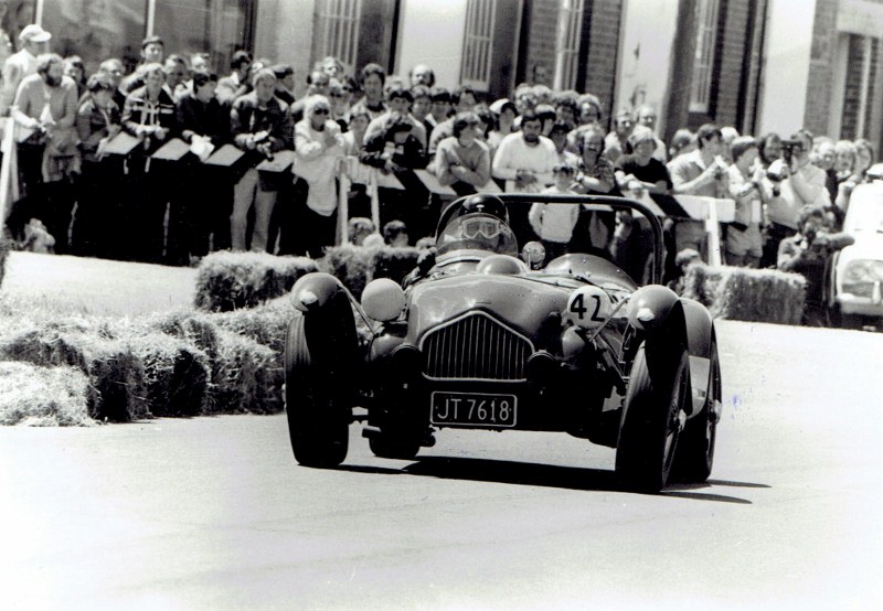 Name:  Allard Rob Boult Dunedin Festival 1984 ODT photo CCI23092015 (800x554).jpg
Views: 1205
Size:  137.2 KB