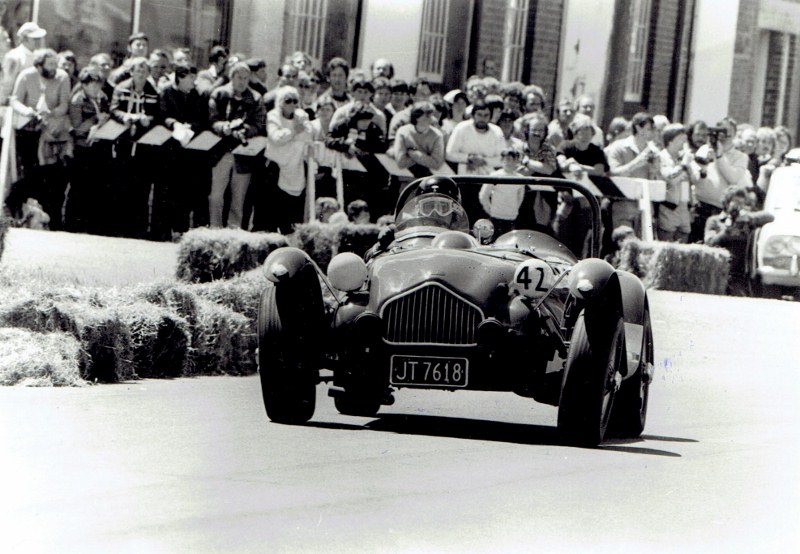 Name:  Allard Rob Boult Dunedin Festival 1984 ODT photo CCI23092015 (800x554).jpg
Views: 911
Size:  137.2 KB