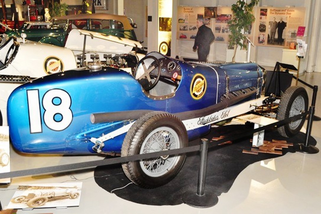 Name:  1932-studebaker-indianapolis-special-no_-18.jpg
Views: 2564
Size:  175.1 KB