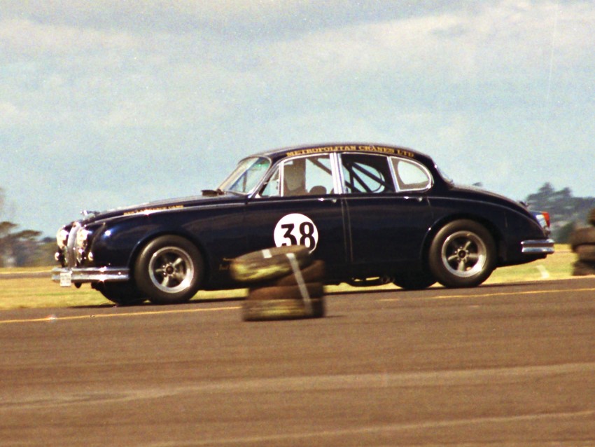 Name:  193_0307_111 Jaguar.jpg
Views: 726
Size:  116.6 KB