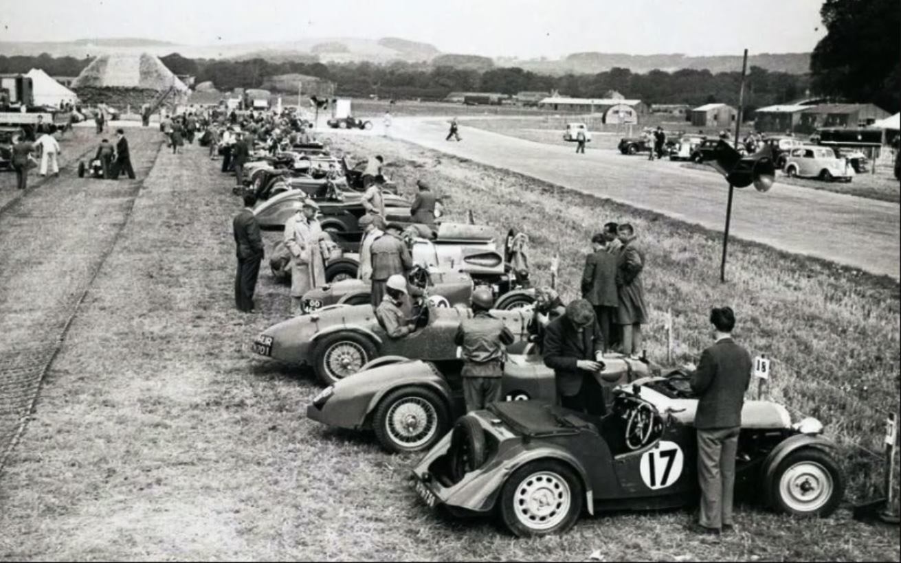 Name:  Goodwood_September 1948.JPG
Views: 1590
Size:  180.3 KB