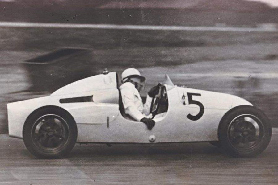 Name:  StirlingMoss-1948.jpg
Views: 1374
Size:  53.2 KB