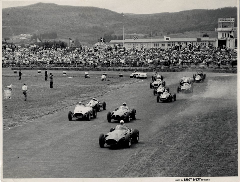 Name:  AH 100S #4 Graham Pierce NZIGP 1959 quliafying race Ardmore .jpg
Views: 1093
Size:  148.1 KB