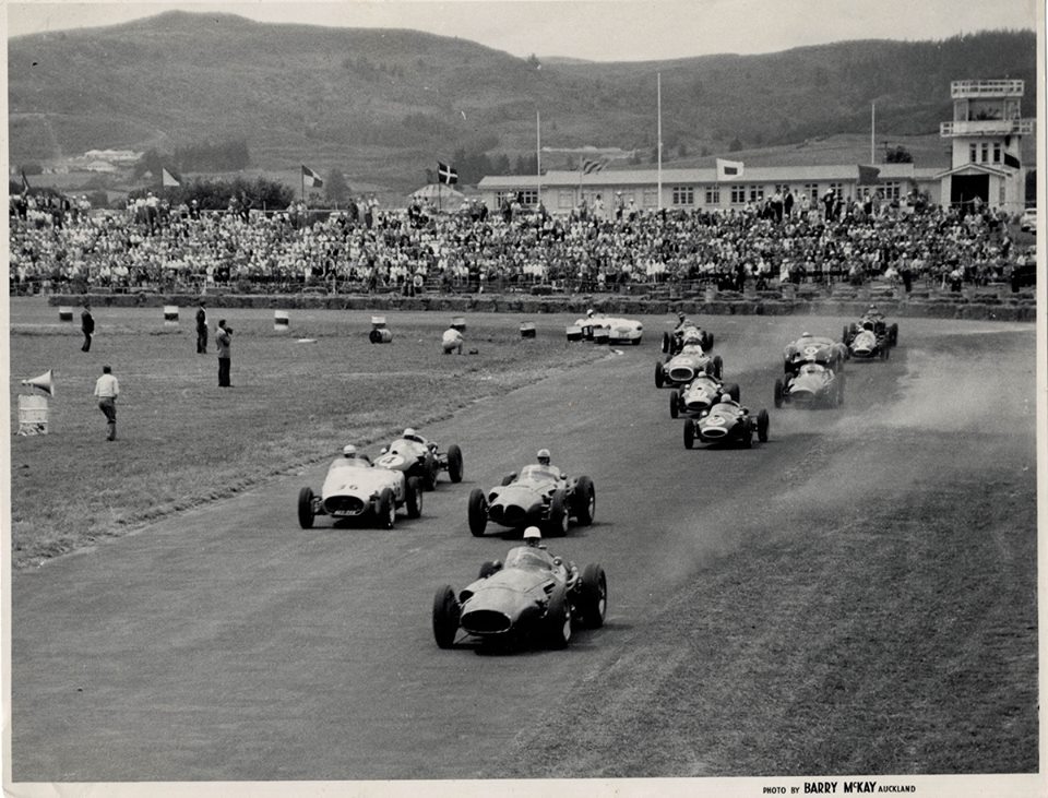 Name:  AH 100S #4 Graham Pierce NZIGP 1959 quliafying race Ardmore .jpg
Views: 713
Size:  148.1 KB