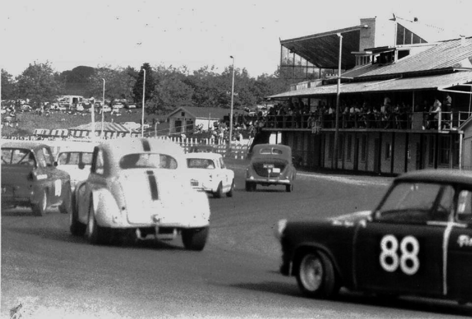 Name:  Morrari Pukekohe 1966 saloon hanidcap rev direction meeting 13895127_10210447955898355_359118703.jpg
Views: 1171
Size:  134.7 KB