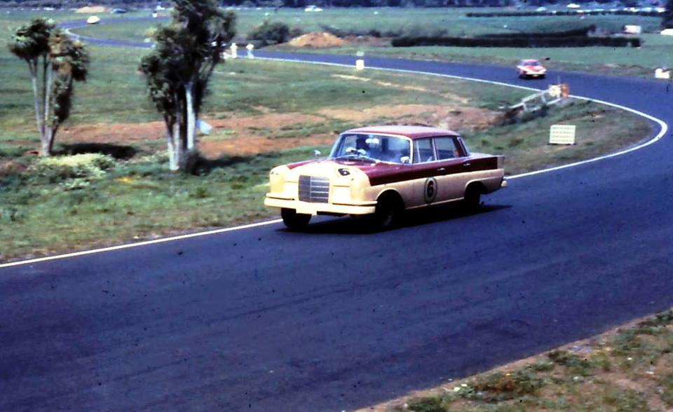 Name:  Pukekohe 1963 #2 Mercedes Benz Wills Six Hour Brian Ferrabee.jpg
Views: 1460
Size:  71.0 KB