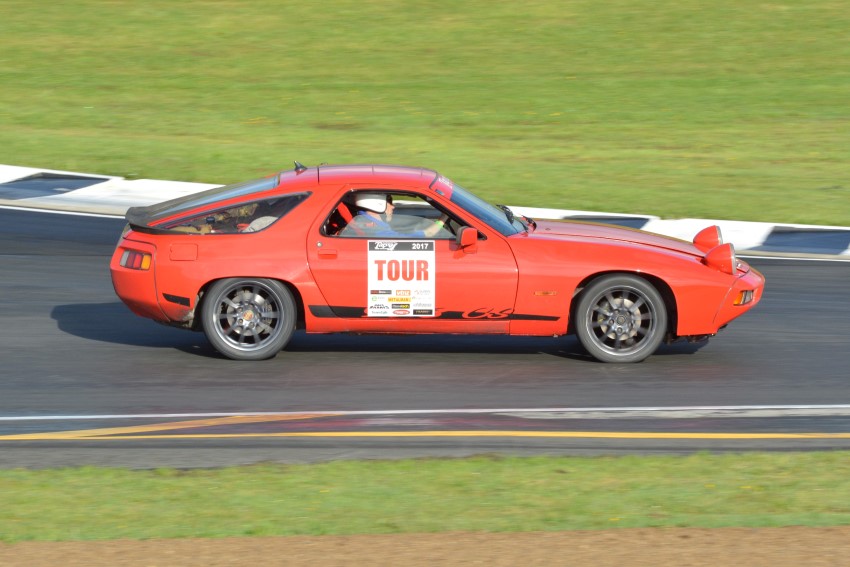 Name:  217_1024_015 Porsche 928.JPG
Views: 1155
Size:  145.7 KB