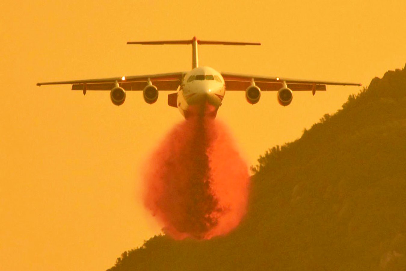 Name:  Santa Barbara-Thomas-Fire-Tanker-me-1000x667.jpg
Views: 686
Size:  85.6 KB
