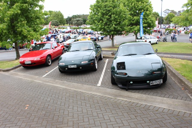 Name:  C & C #22 MX5 group front Nov 2017 832 (640x427).jpg
Views: 674
Size:  122.0 KB