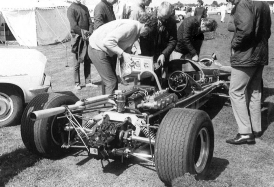 Name:  Ken Smith. Lotus 41. Sept. 1969.jpg
Views: 1106
Size:  177.5 KB
