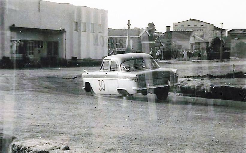 Name:  Motor Racing Matamata #11 1964 Ford Zephyr Alan Boyle photo.jpg
Views: 819
Size:  59.7 KB