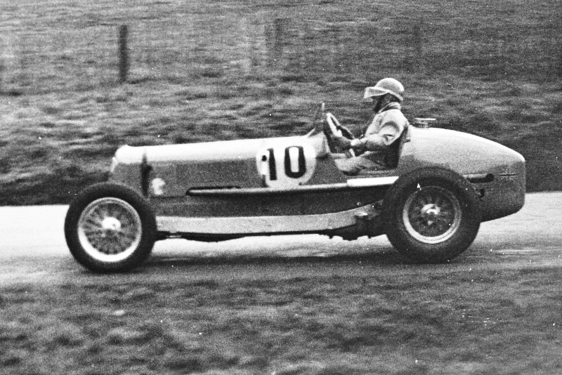 Name:  137_0827_010 ERA R8B Earl Howe.jpg
Views: 797
Size:  168.1 KB