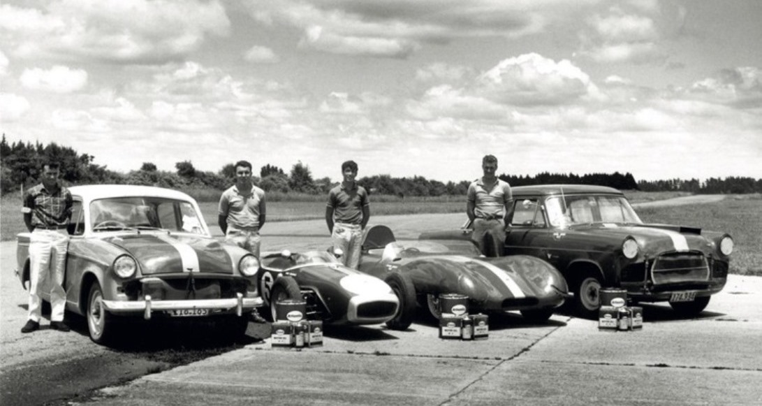 Name:  Motordrome Team - Copy.jpg
Views: 1261
Size:  147.4 KB