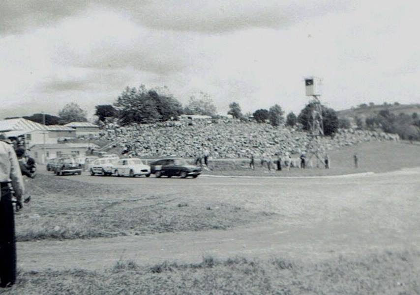 Name:  Anglia's Pukekohe 1966 Fastbacks R Dowding.jpg
Views: 722
Size:  53.4 KB