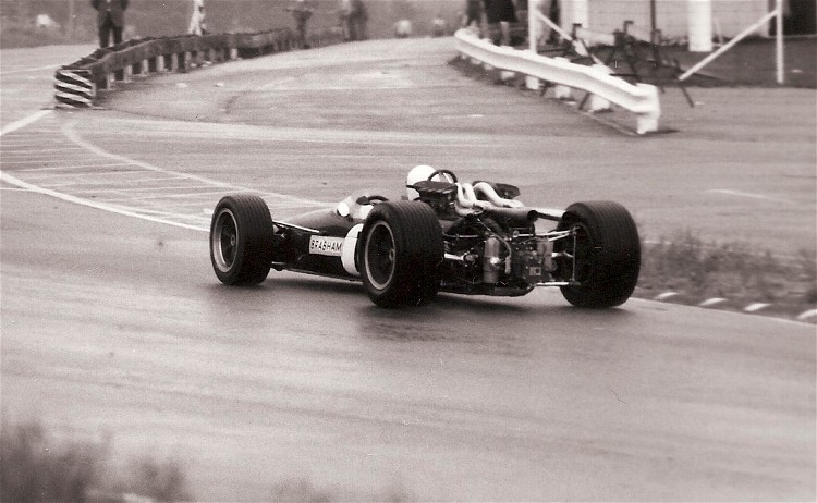 Name:  JACK%20BRABHAM4etceterini.jpg
Views: 2825
Size:  94.9 KB