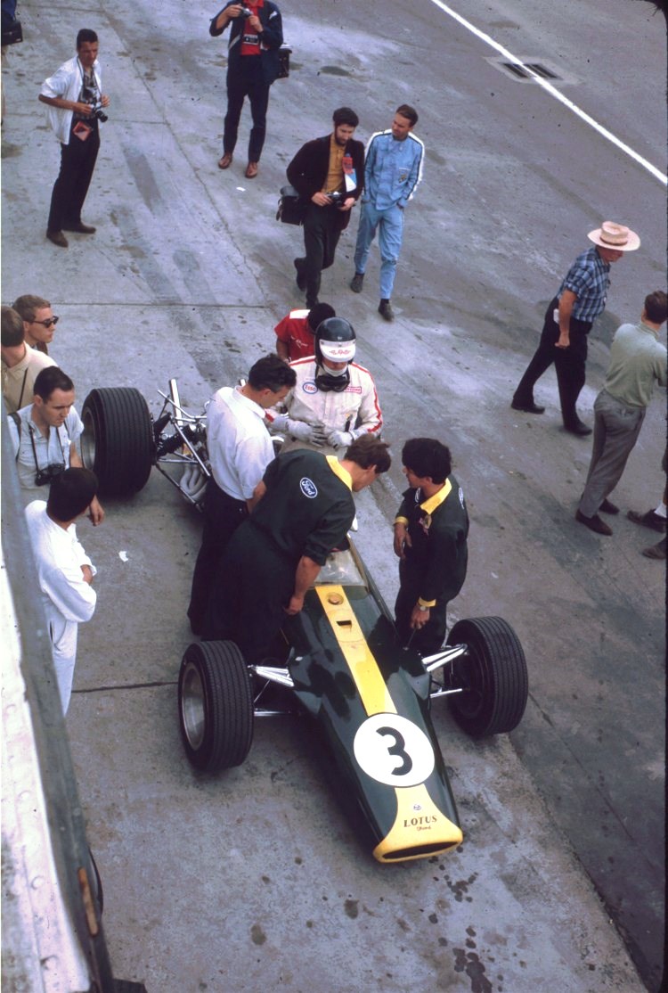 Name:  JIM%20CLARK%207LOTUSetceterini.jpg
Views: 1976
Size:  176.0 KB